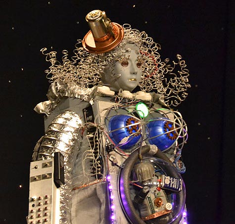 RobotWoman1_550 RobotWoman1_550